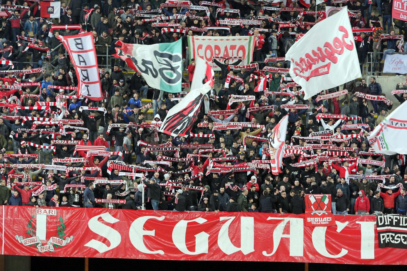 Contestazione Bari, Gli Ultras Scendono In Piazza: Organizzata Una ...