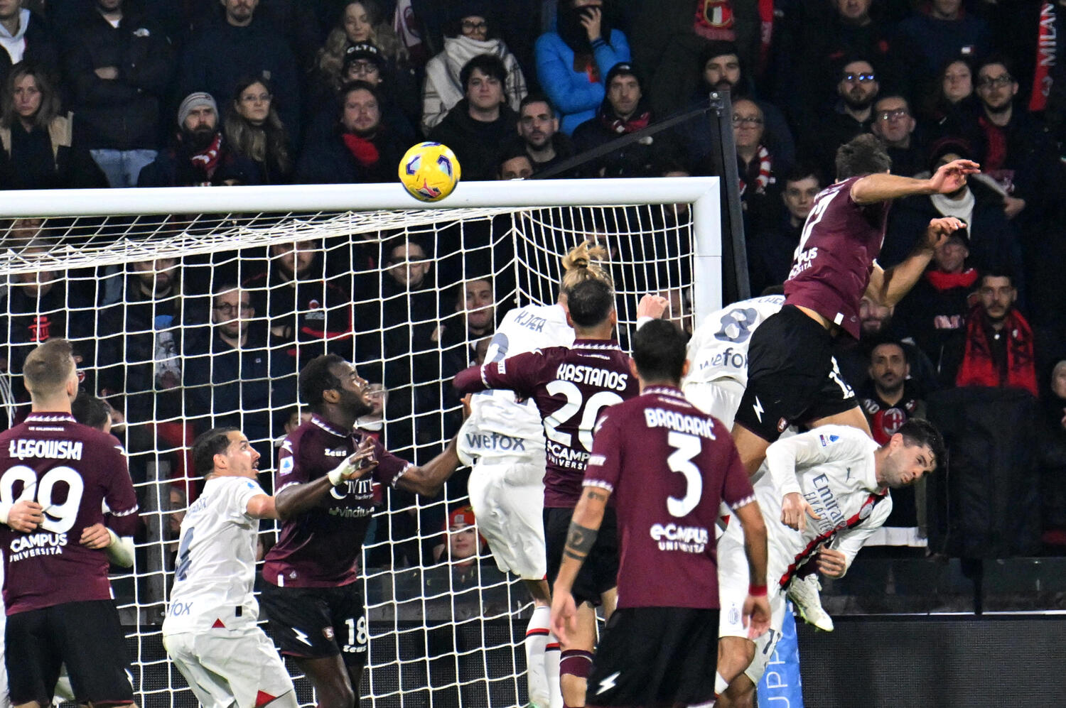 Serie A Jovic Salva Il Milan Con La Salernitana La Fiorentina Sogna L