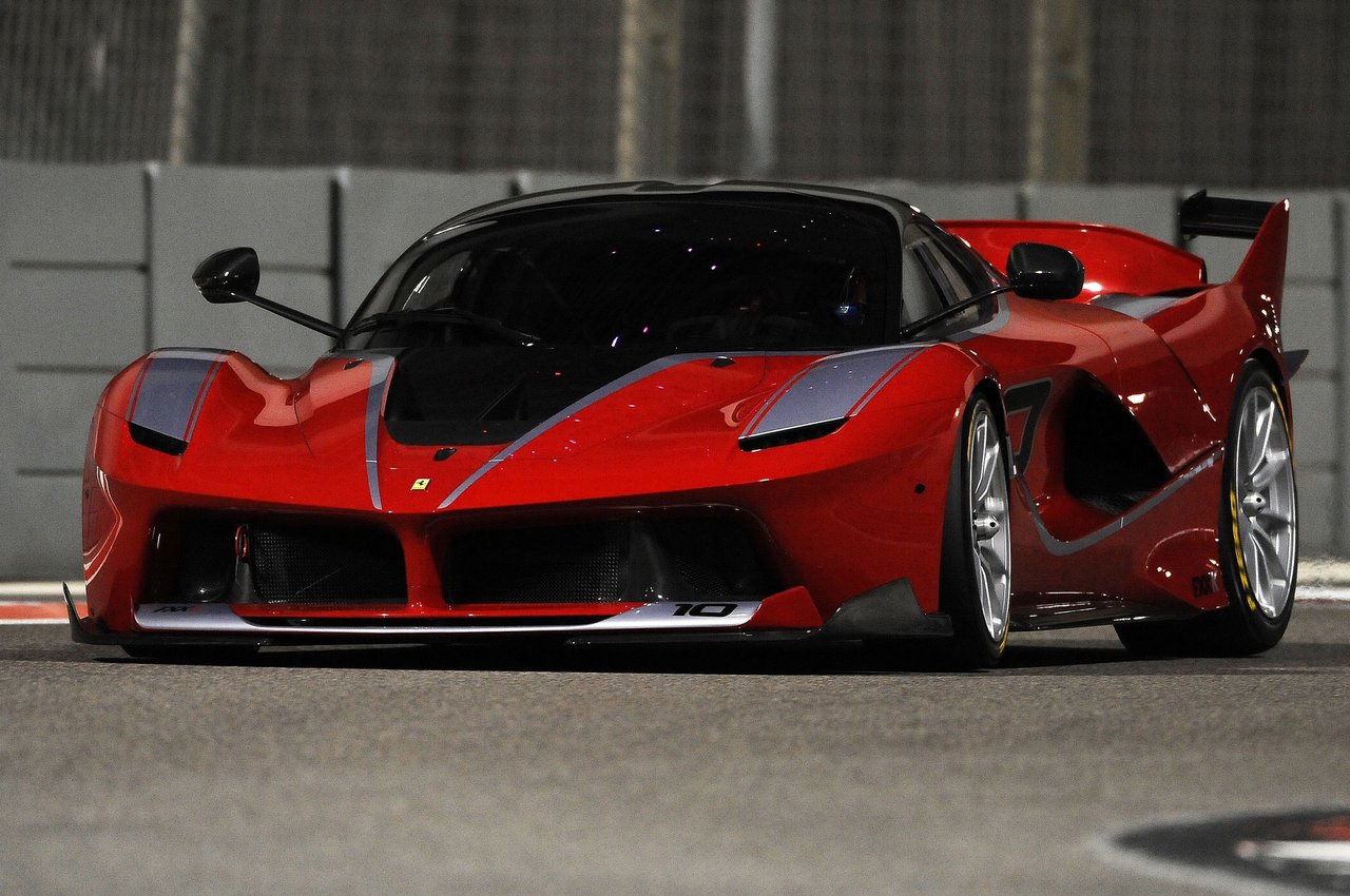  Ferrari  FXX  K  laboratorio sportivo FOTO 