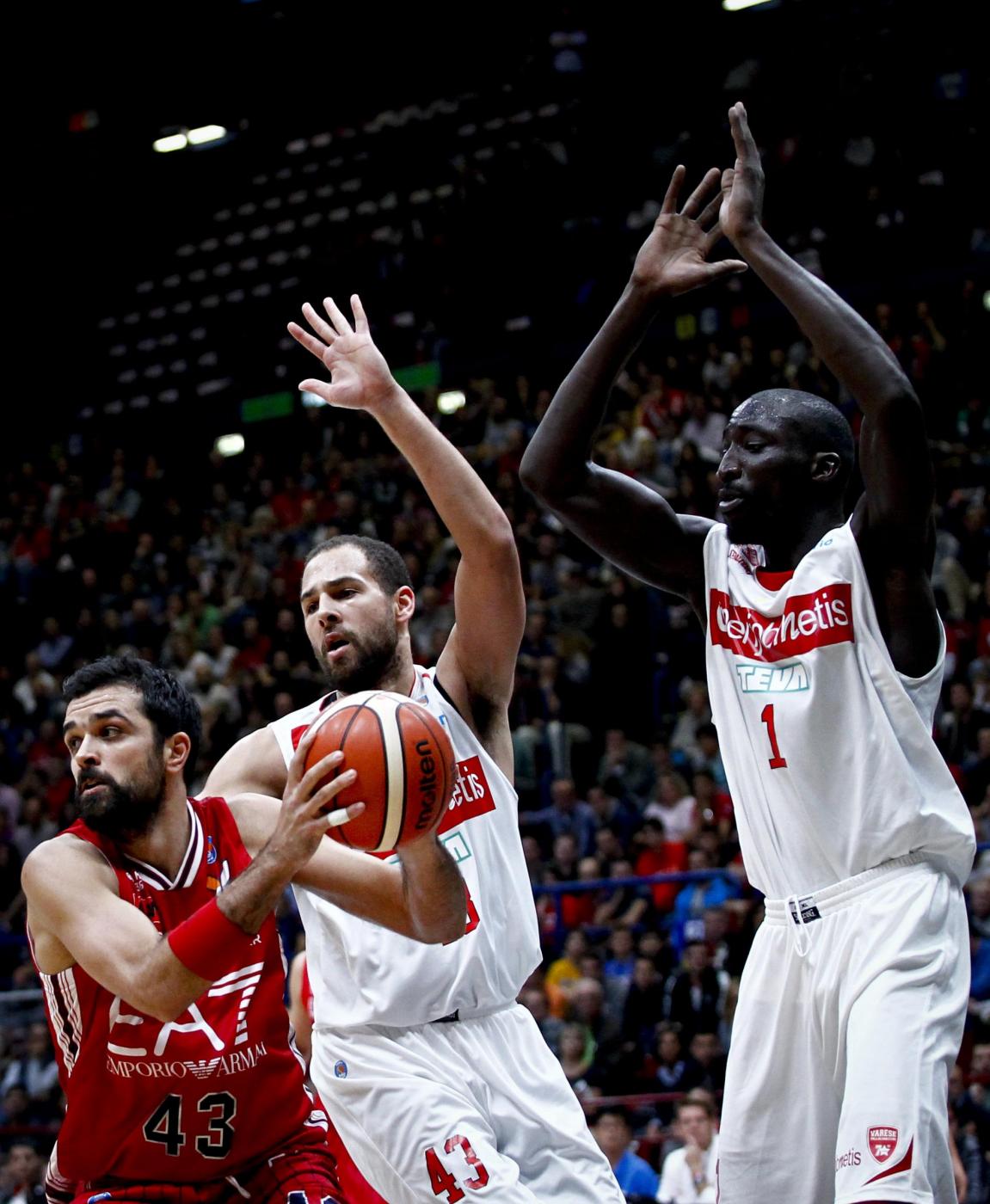 Olimpia Armani Milano vs Openjobmetis Varese - Basket 2015 ...