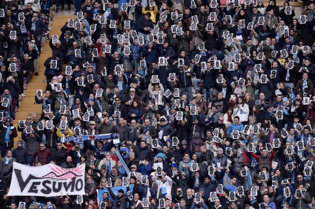 Napoli-Genoa, Gemellaggio Tra Le Tifoserie: Tifosi Ospiti Nella Curva B ...