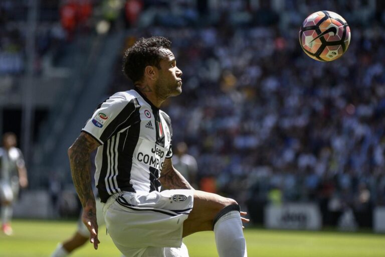 dani alves juventus