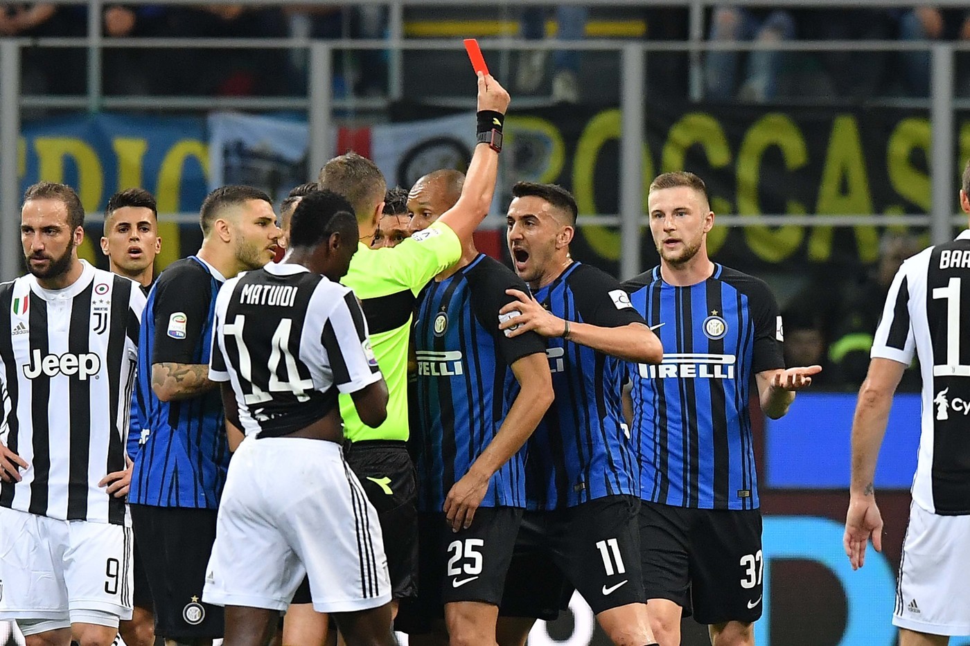 Inter-Juve, La Moviola Della Gazzetta: "rosso A Vecino Esagerato, Con ...