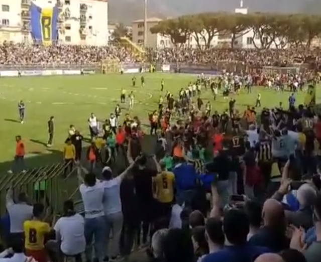 La Juve Stabia Vola In Serie B, è Grande Festa Ma Il Presidente ...