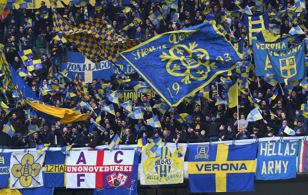 Lhellas Verona Cambia Logo Il Nuovo Look Gialloblu Tra Presente E Passato Foto 