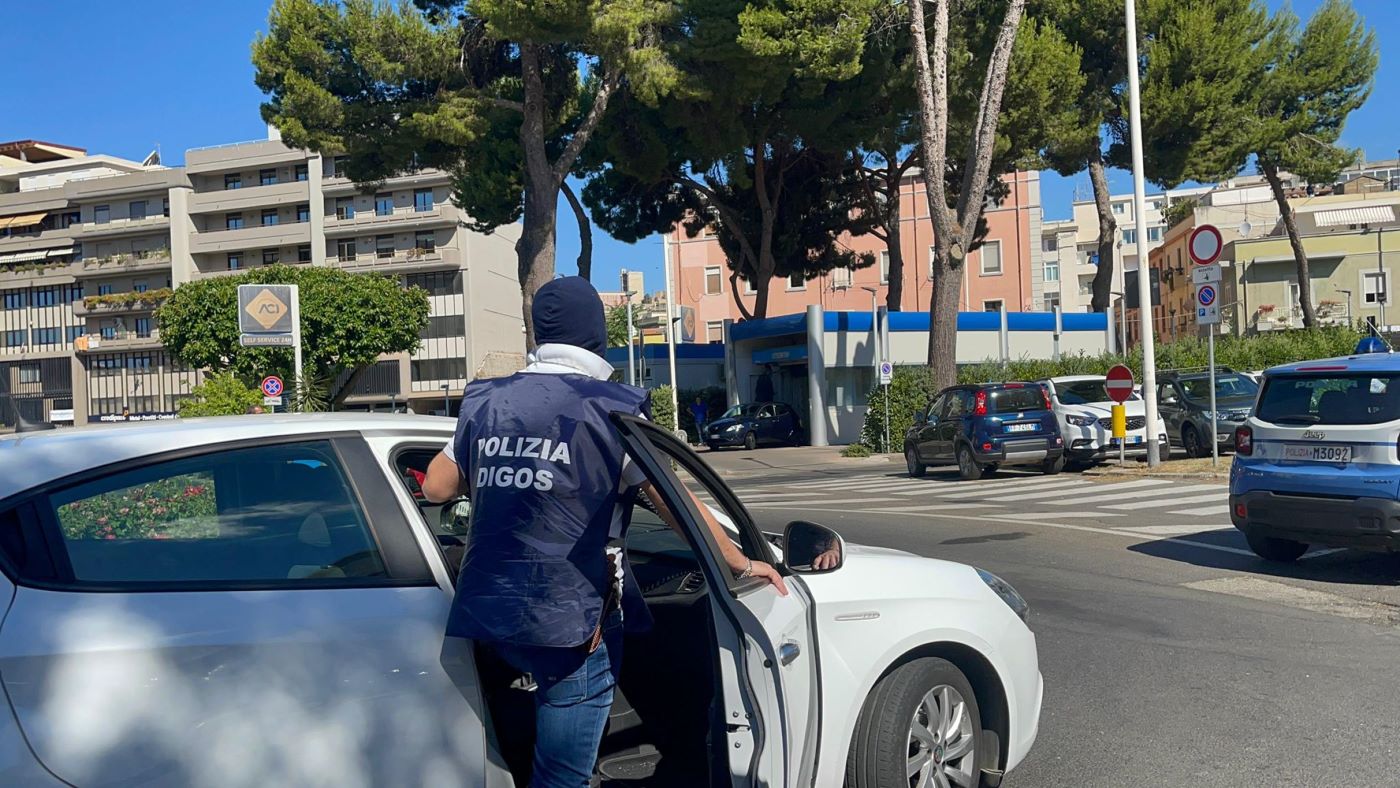 Cagliari, Blitz Contro Gli Sconvolts: Perquisizioni E Misure Cautelari ...