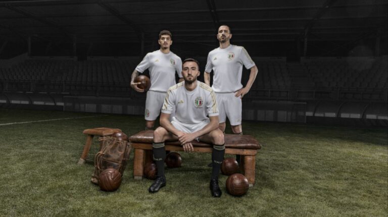 Maglia bianca Italia omaggio 125° Anniversario FIGC