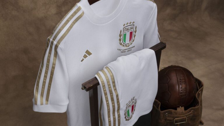 Maglia bianca Italia omaggio 125° Anniversario FIGC