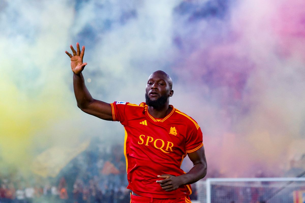 Roma Blitz Tifosi Dellinter Striscione Shock Contro Lukaku Foto 