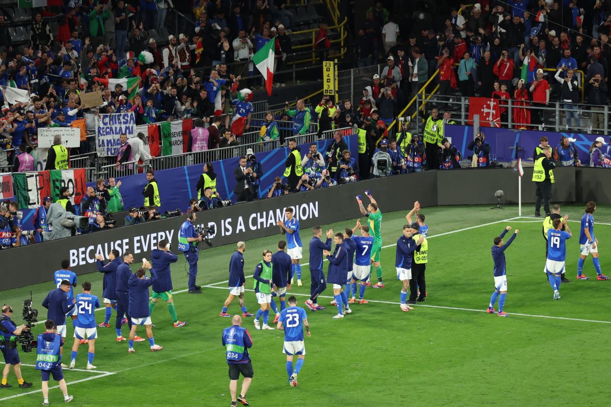 Euro 2024, rilasciati i 67 tifosi italiani: cosa c’è dietro l’episodio di Dortmund