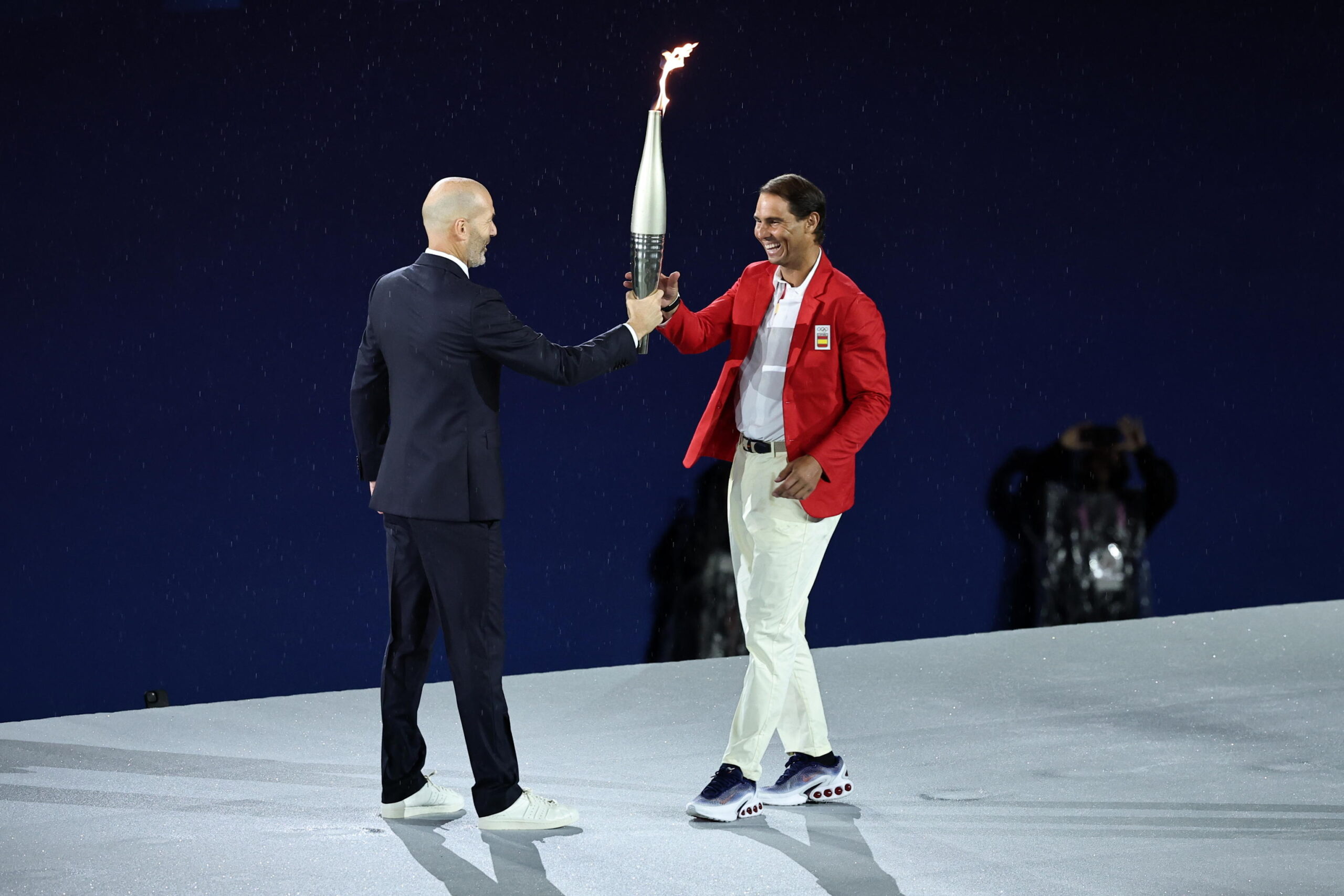 Olimpiadi Parigi 2024, la cerimonia d’apertura: Zidane passa la torcia a Nadal, disavventura per Tamberi