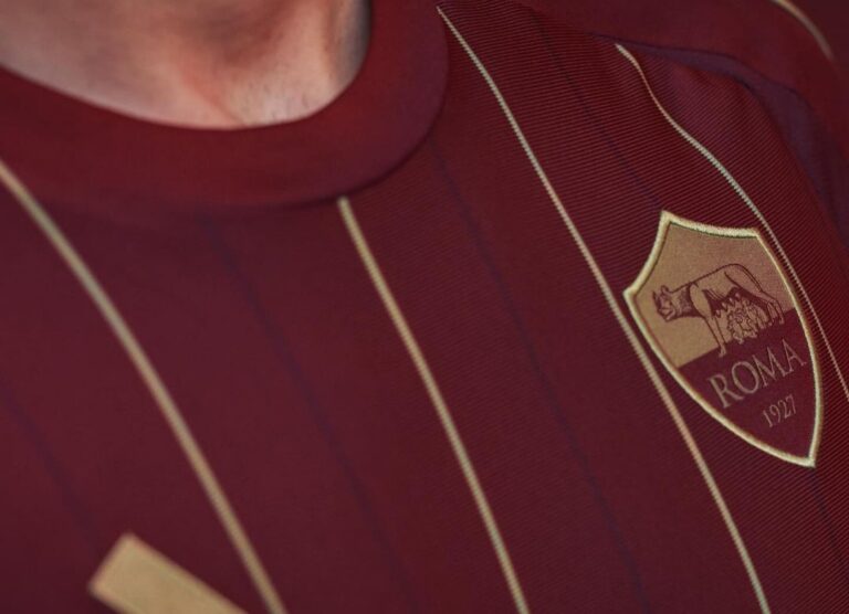 maglia Roma dettagli